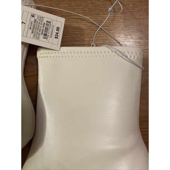 NEW A New Day Lonnie White Faux Leather Kitten Heel Ankle Boots Women Size 7 - Picture 9 of 16